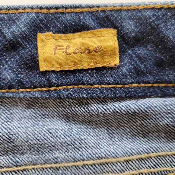 Seven7 Flare Jeans - Picture 5 of 9